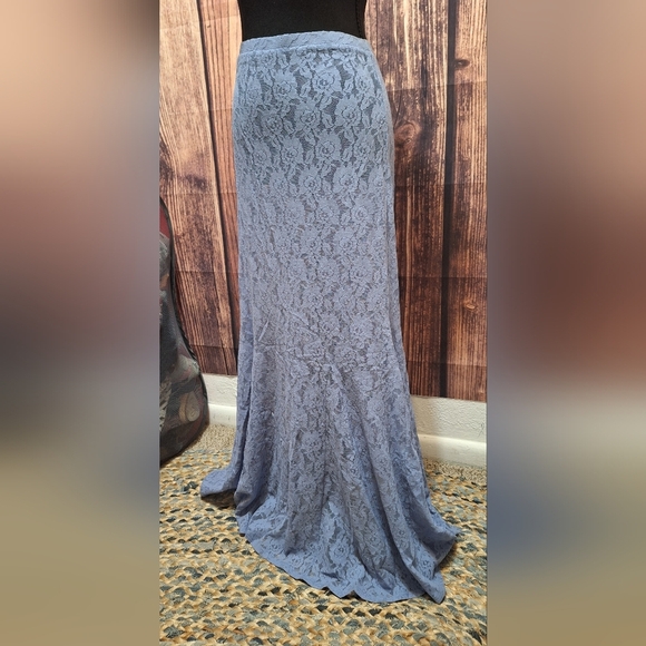 Anthropologie Sheer Tiered Lace Maxi Skirt Size Small! - Picture 2 of 3